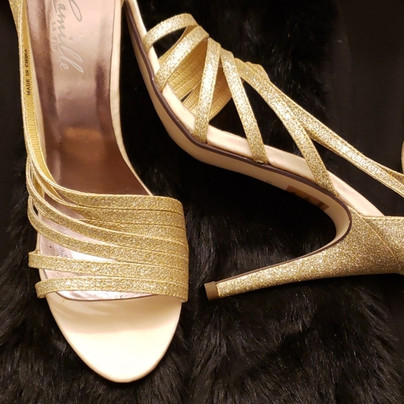 SEXY GOLD SANDALS - Picture 2 of 6